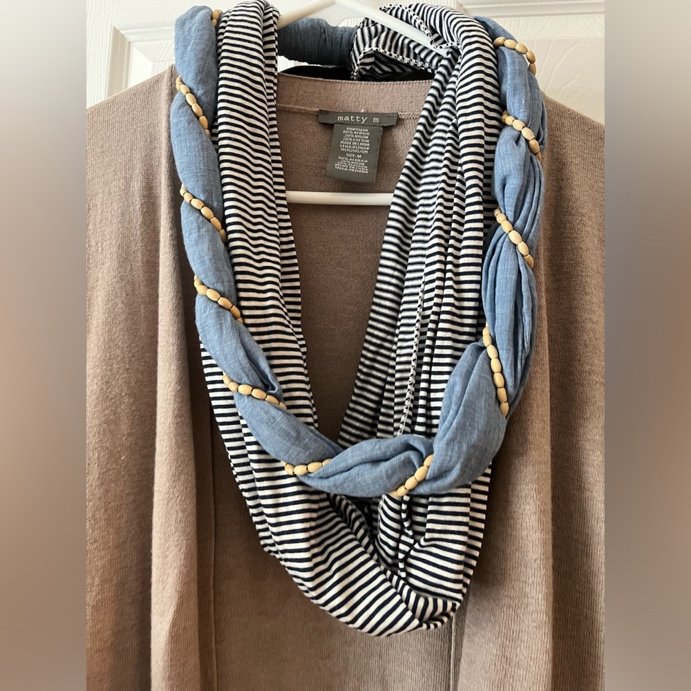 Infinity scarf - Picture 3 of 3